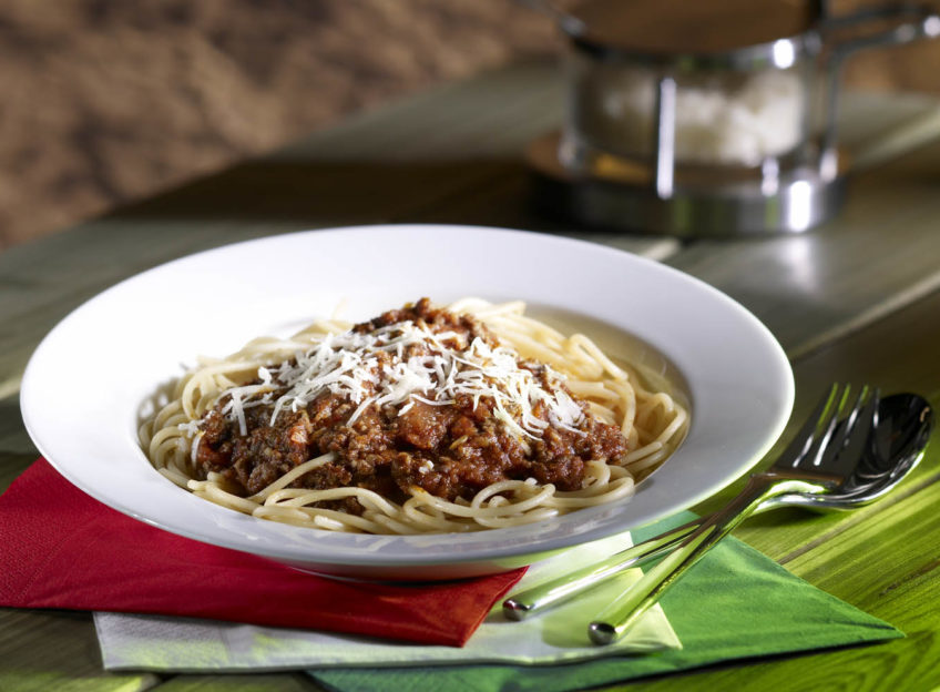 tomaatti-jauhelihakastike-ja-spagetti